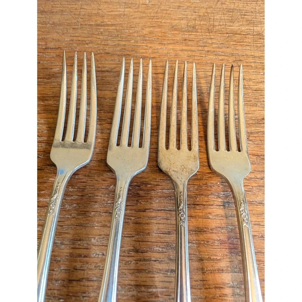 Oneida Community Tudor Plate Queen Bess II Silverplate Dinner Forks Set of 4